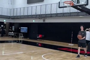 “河村勇辉vs八村塁，两人一攻一防，谁也防不住谁”...